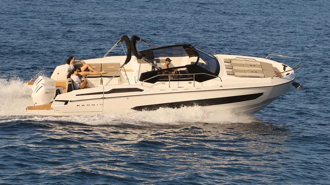 Karnic CS 10 S Cabin Cruiser