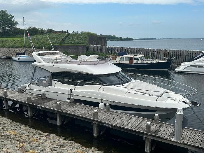 Prestige Yachts Prestige 460