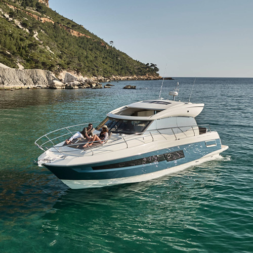 Prestige 460S Yacht auf dem Wasser